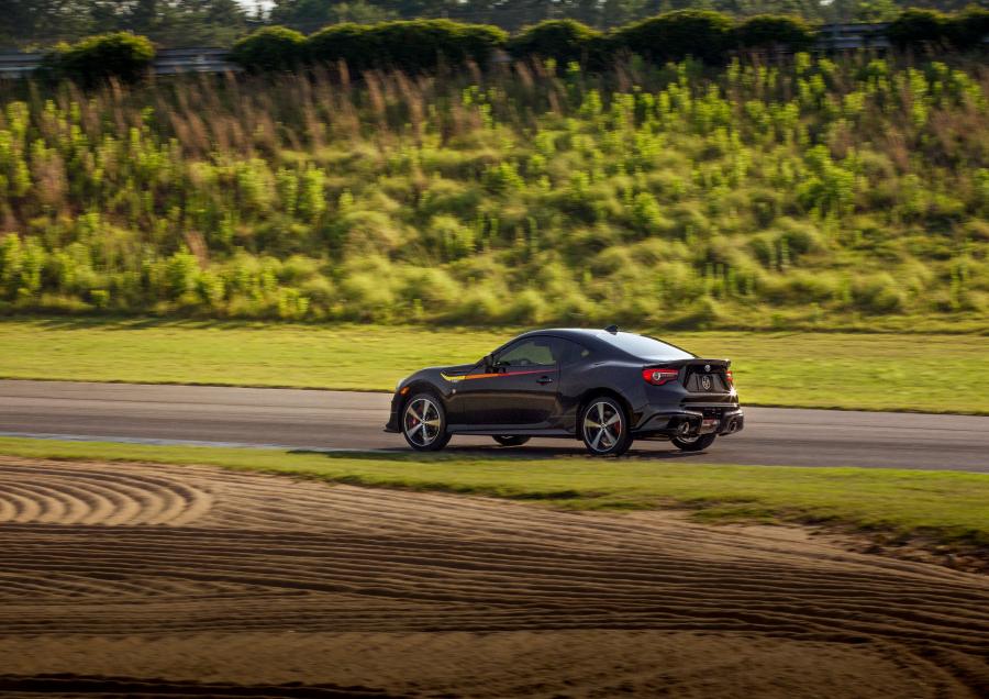  Toyota GT 86 TRD Special Edition 2018 года  (NA) (фото 16 из 40)